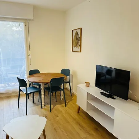 Appartement Deux Pièces élégant Avec Vue Sur Parc - Plage&centre-ville à Pied *