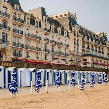 Deux Pièces élégant Avec Vue Sur Parc - Plage&centre-ville à Pied Appartement *