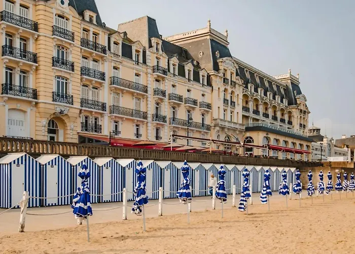 Deux Pieces Elegant Avec Vue Sur Parc - & Centre-ville A Pied דירה *