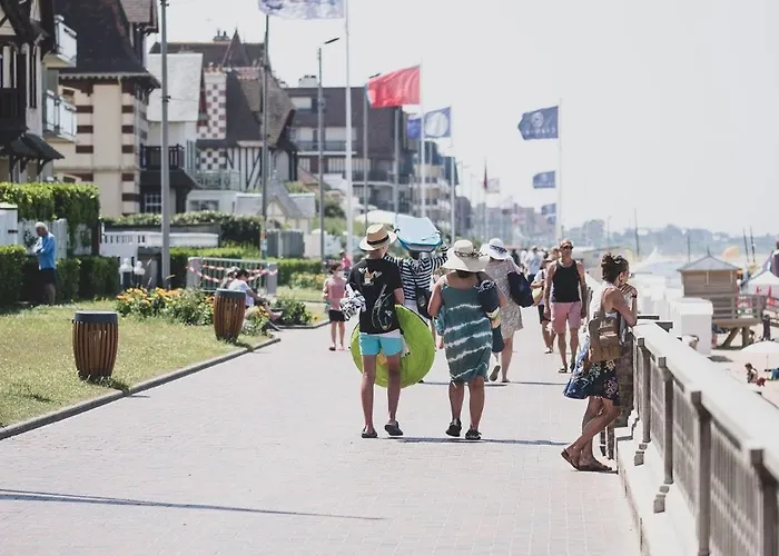 Deux Pièces élégant Avec Vue Sur Parc - Plage&centre-ville à Pied * Cabourg