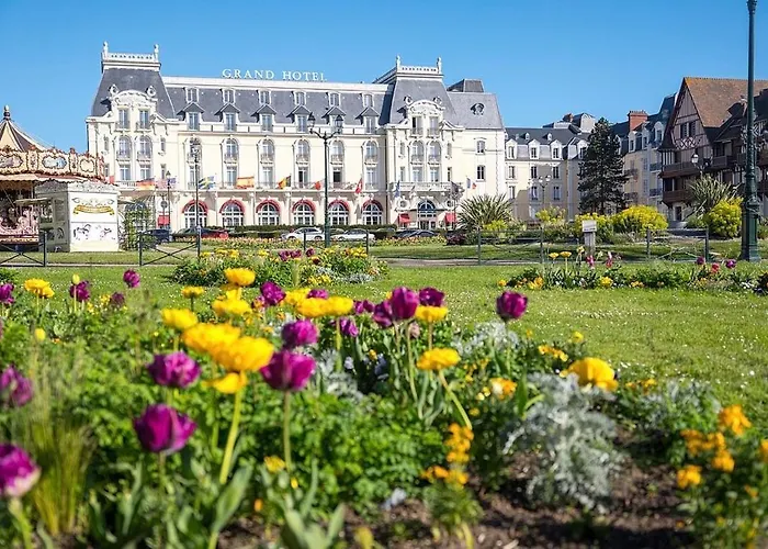 Deux Pièces élégant Avec Vue Sur Parc - Plage&centre-ville à Pied * Cabourg